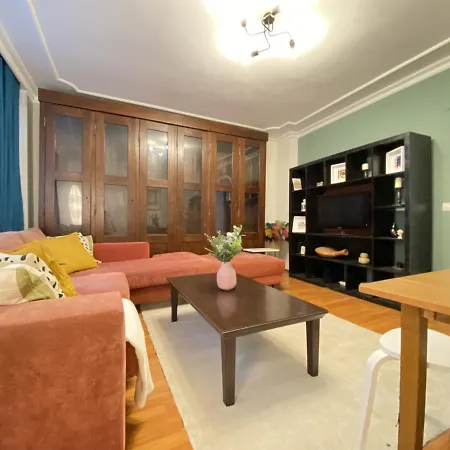 Sleek And Central Flat With Backyard In Sisli Διαμέρισμα