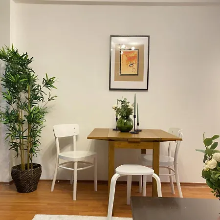 Sleek And Central Flat With Backyard In Sisli Διαμέρισμα