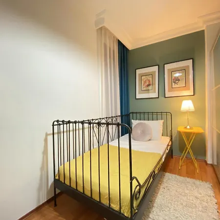 Διαμέρισμα Sleek And Central Flat With Backyard In Sisli Κωνσταντινούπολη