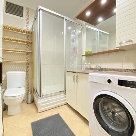 Sleek And Central Flat With Backyard In Sisli *