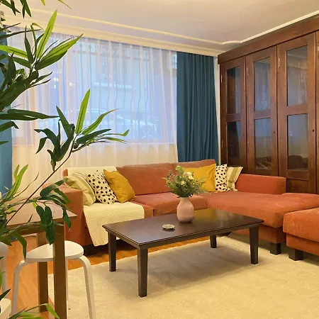 Sleek And Central Flat With Backyard In Sisli Διαμέρισμα