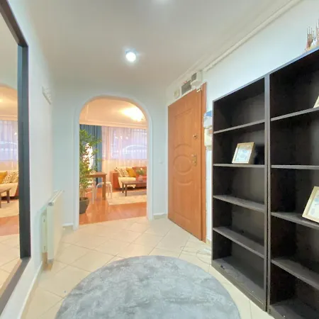 Διαμέρισμα Sleek And Central Flat With Backyard In Sisli *