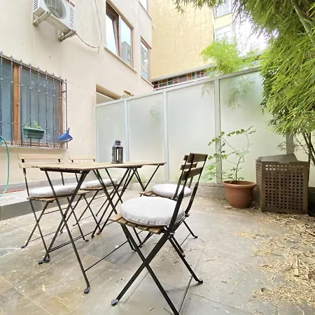 Sleek And Central Flat With Backyard In Sisli Διαμέρισμα Κωνσταντινούπολη